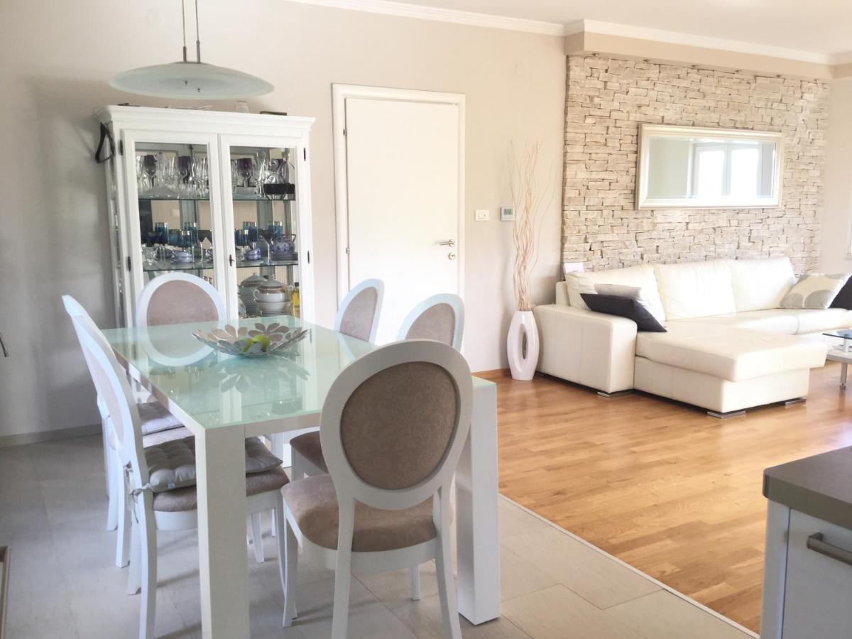 זאדאר Holiday House Lilija מראה חיצוני תמונה